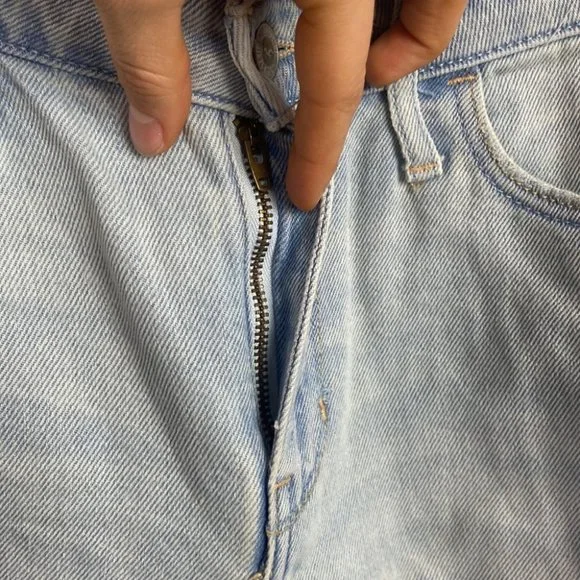 Hollister Ultra High Rise Mom Jeans Light Wash Distressed - Size 7R - 28 - Picture 5 of 10